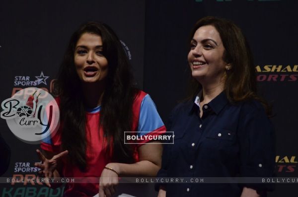 Aishwarya Rai with Neeta Ambani at the Grand Finale of Pro Kabbadi League