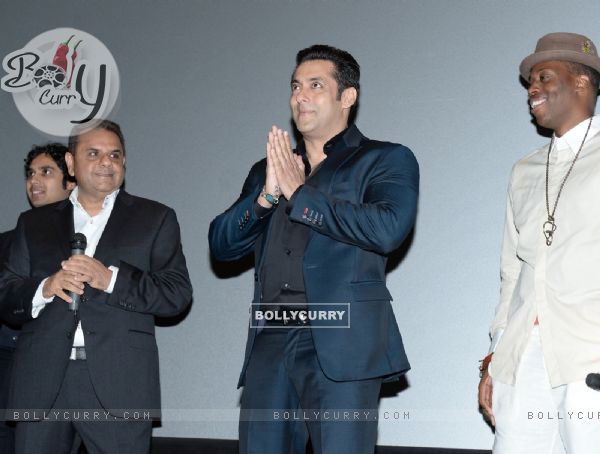 Salman Khan greets the audience at the Premiere of Dr. Cabbie in Canada (335264)