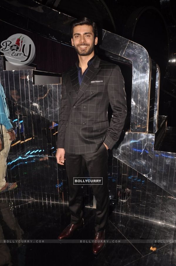 Fawad Khan poses for the media at the Promotions of Khoobsurat (335408)