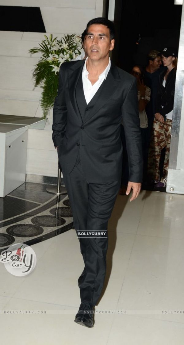 Akshay Kumar arrives as Life Ok Launches Dare 2 Dance