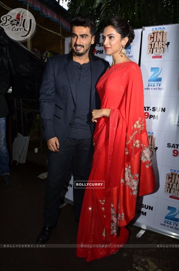Deepika Padukone and Arjun Kapoor Promote Finding Fanny on India's Best Cine Stars Ki Khoj (335609)