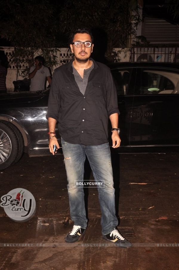 Dinesh Vijan poses for the media at the Screening of Finding Fanny (335691)
