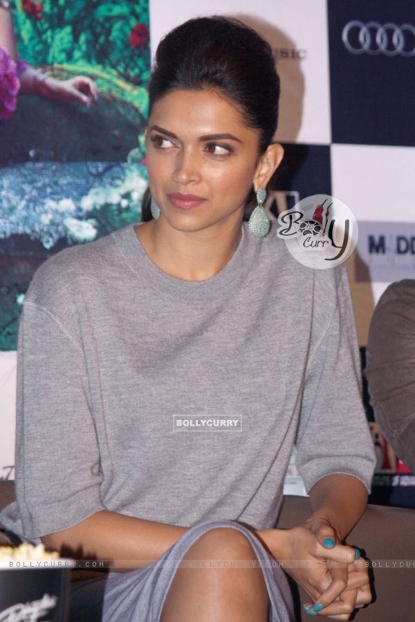 Deepika Padukone snapped at the Promotions of Finding Fanny in Delhi (335936)