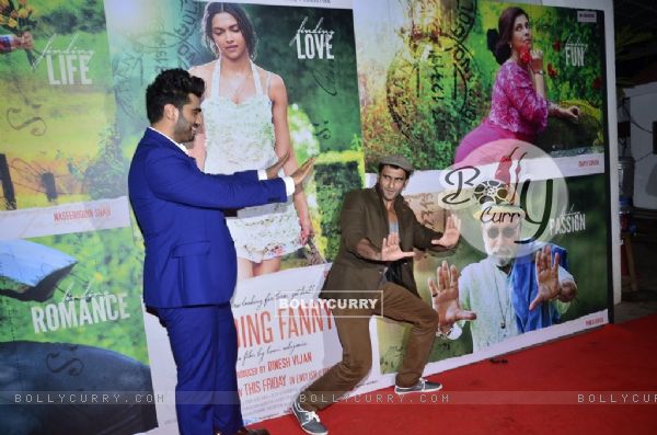 Arjun and Ranveer pose at the Special Screening of Finding Fanny (336718)
