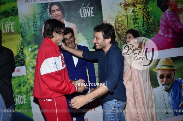 Homi Adajania greets Amitabh Bachchan at the Special Screening of Finding Fanny (336722)