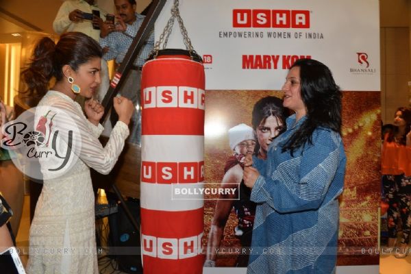 Priyanka teaches some boxing moves at the Promotions of Mary Kom at Usha World (336740)