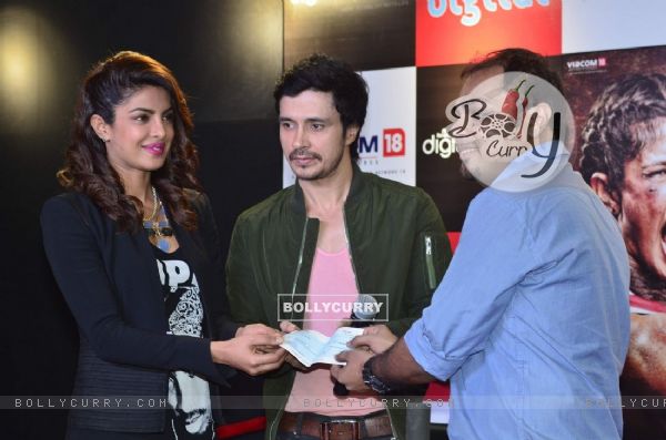 Priyanka Chopra makes a donation at the Promotions of Mary Kom at Reliance Outlet (336830)