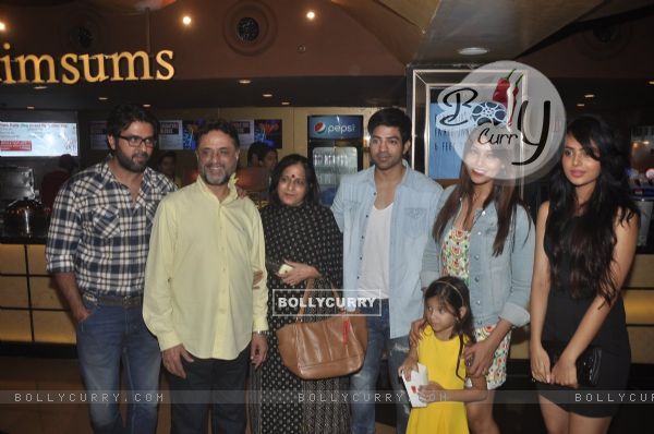 Bipasha Basu and Harman Baweja pose with family at the Special Screening of Creature 3D