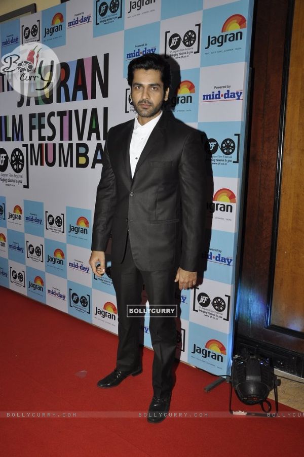 Arjan Bajwa poses for the media at 5th Jagran Film Festival Mumbai