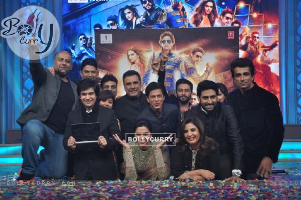 Cast of Happy New Year at the Music Launch
