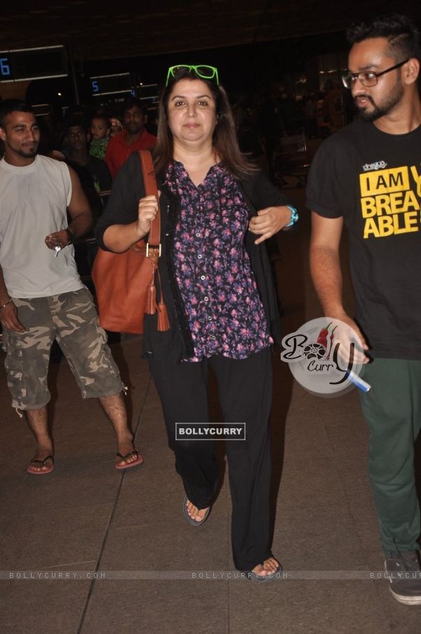 Farah Khan snapped at Airport while leaving for Slam Tour (337517)