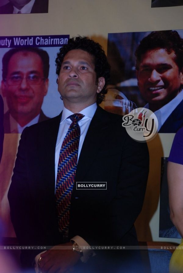 Sachin Tendulkar snapped at Giant Awards in Trident