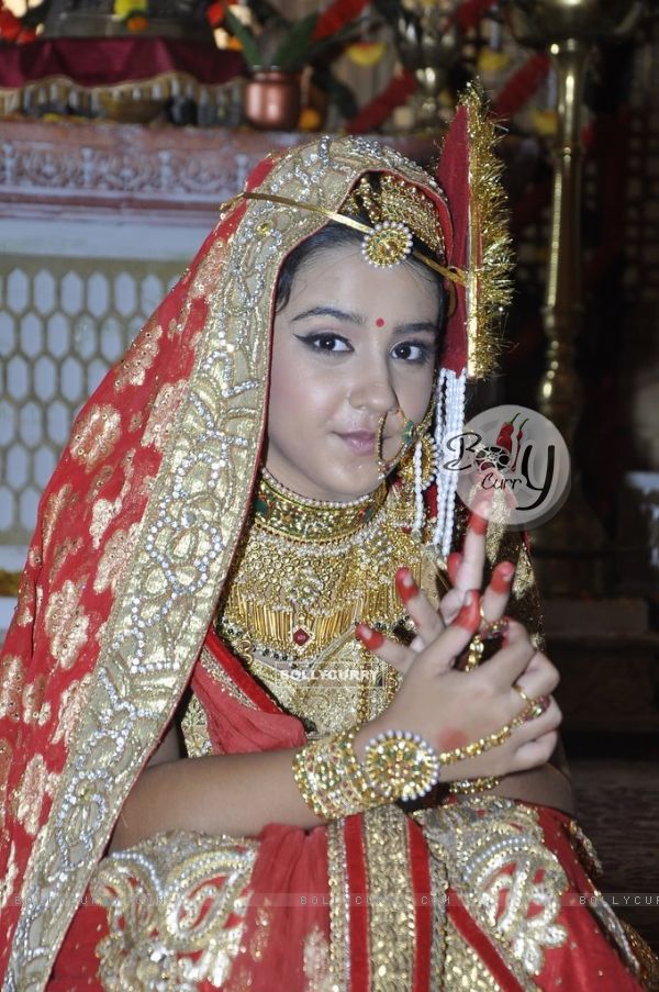 Ajabde poses for the camera at her Royal Rajputana Wedding
