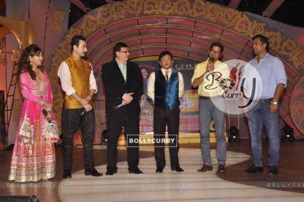 Shaan addressing the audience at the Launch of SAB TV's New Show 'Family Antakshari'