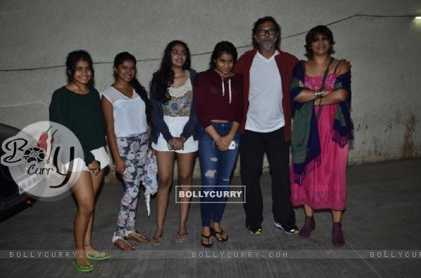 Rakesh Omprakash Mehra with family at the Special Screening of Khoobsurat (337746)
