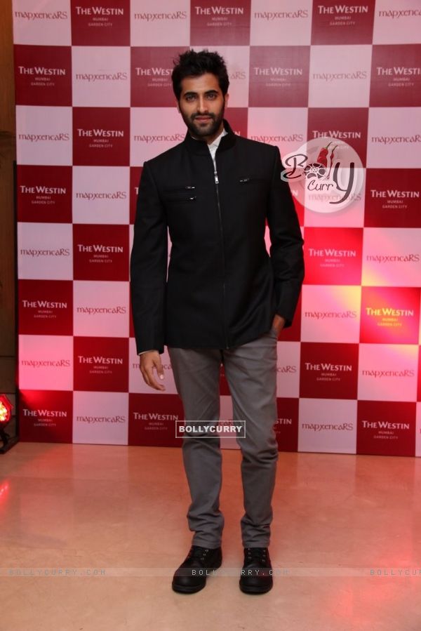Akshay Oberoi was at Riddhi Siddhi's Collection Launch