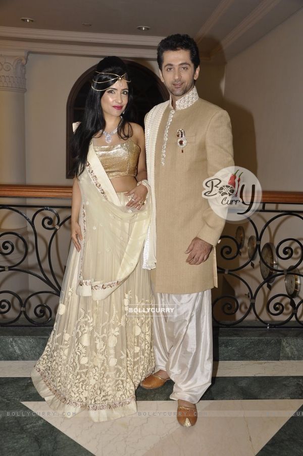 Shibani Kashyap poses with Rajiv Roda at the Wedding Show by Amy Billiomoria