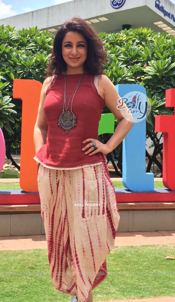 Tisca Chopra poses for the media at Bangalore Literature Festival