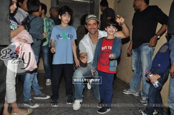 Hrithik Roshan with his kids at Bang Bang special screening hosted by Hrithik Roshan (339662)