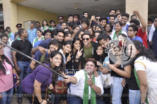 Hrithik Roshan clicks a selfie with the students of Whistling Woods