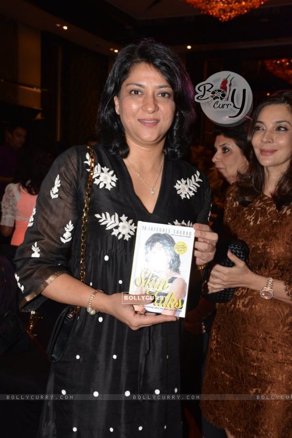 Priya Dutt was seen at Jaishree Sharad's Book Launch