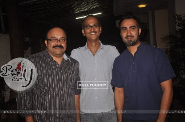 Rohan Sippy and Ranvir Shorey poses for the media at the Special Screening of Sonali Cable (340773)