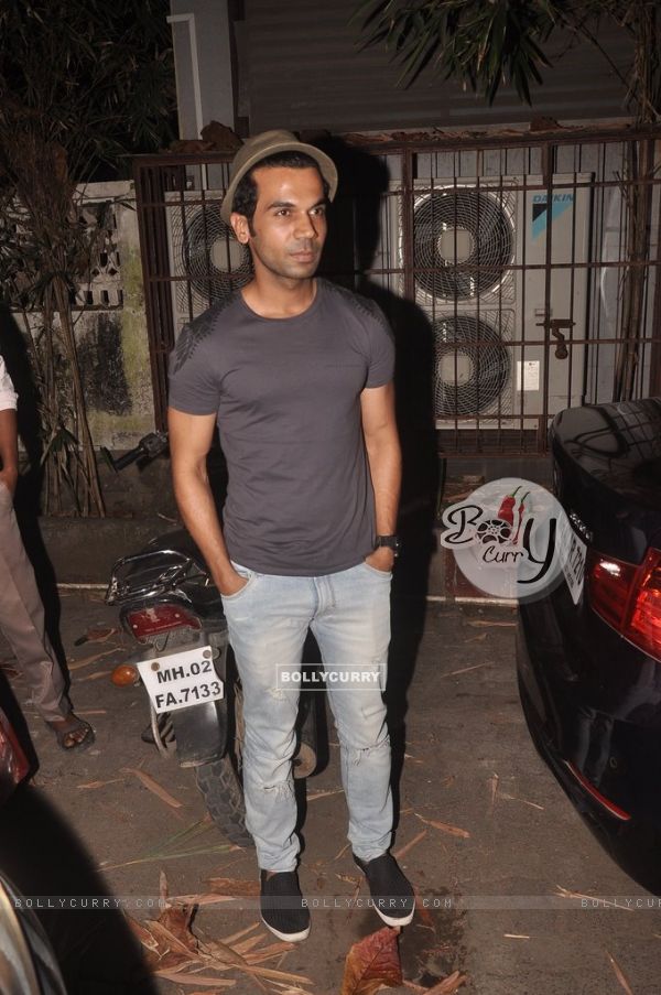 Rajkummar Rao poses for the media at the Special Screening of Sonali Cable (340779)
