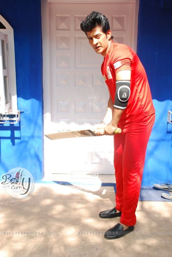 Hiten Tejwani poses at the Shoot for the New Season of Box Cricket League