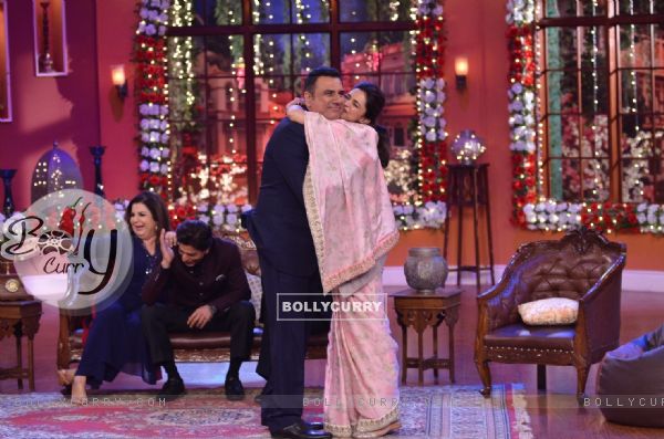 Deepika Padukone gives Boman Irani a hug on Comedy Nights with Kapil