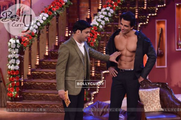 Sonu Sood went shirtless on the request of the audience on Comedy Nights with Kapil