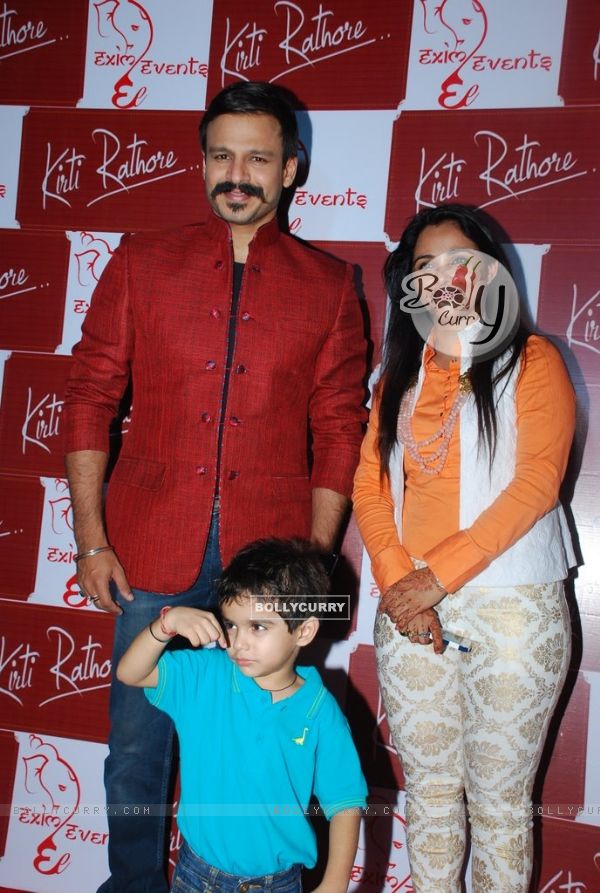 Vivek Oberoi poses with Kirti Rathore at her Store Launch