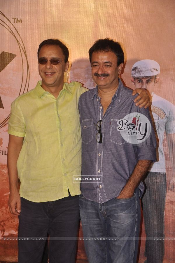 Rajkumar Hirani poses with Vidhu Vinod Chopra at the Teaser Trailer Launch of P.K. (342172)