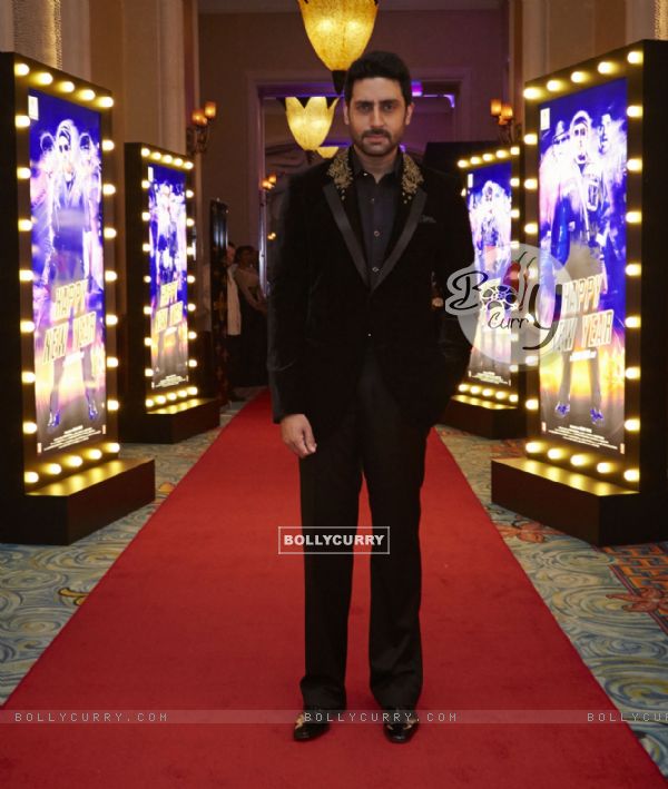 Abhishek Bachchan at the World Premiere of Happy New Year in Dubai (342270)