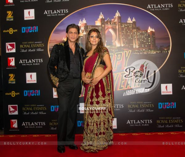Shahrukh Khan & Gauri Khan at the World Premiere of Happy New Year in Dubai (342282)
