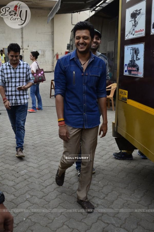 Riteish Deshmukh poses for the media at Mehboob Studios