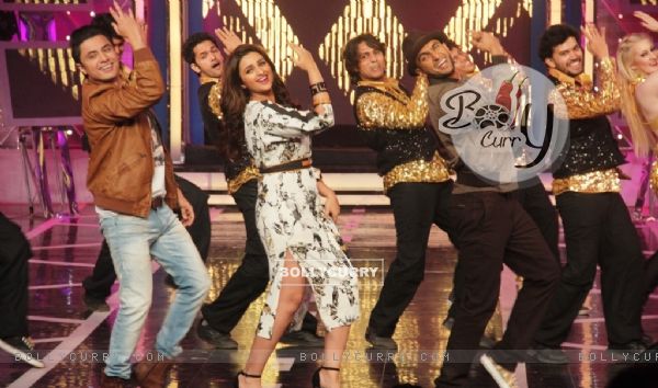 Kill Dil Team performs on Bigg Boss 8