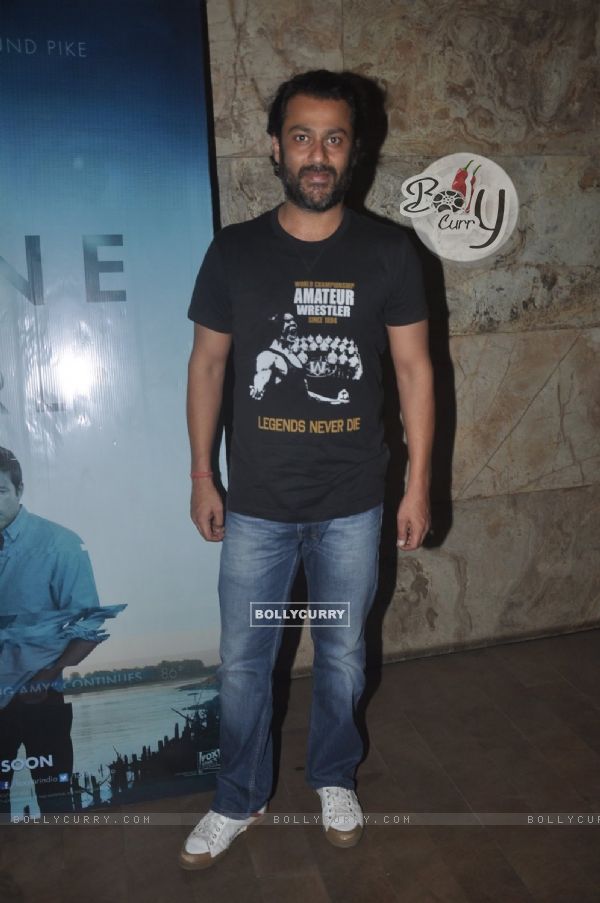 Abhishek Kapoor poses for the media at the Screening of Gone Girl