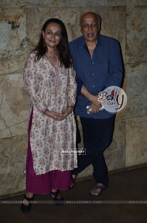 Mahesh Bhatt poses with wife at the Special Screening of Rang Rasiya (343353)