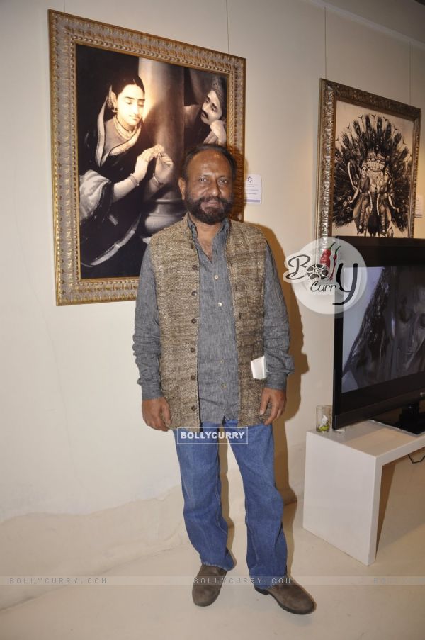 Ketan Mehta poses for the media at the Inauguration of Raja Ravi Verma's Collection of Life and Work (343371)