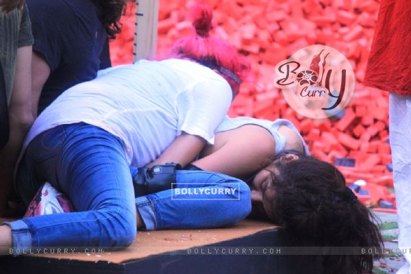 Diandra & Karishma during a task at Bigg Boss 8