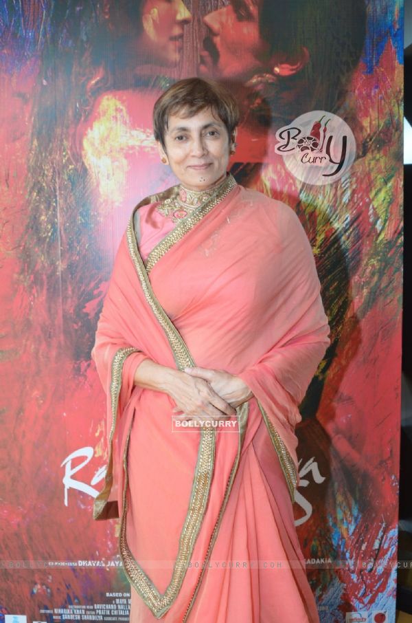Deepa Sahi poses for the media at the Premier of Rang Rasiya (343609)