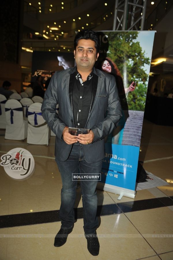 Sumeet Tappoo poses for the media at the Launch of Album 'Khamoshi Ki Aawaz'