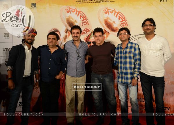 Team of P.K. poses for the media at the Song Launch (343998)
