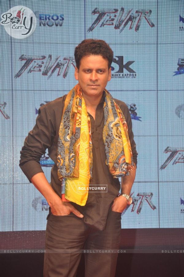 Manoj Bajpai poses for the media at the Trailer Launch of Tevar (344130)