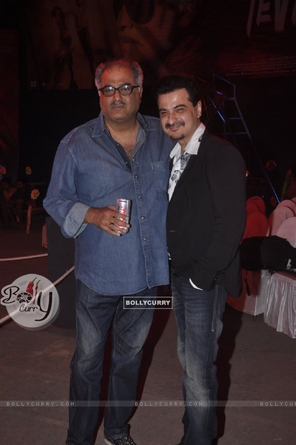 Boney Kapoor and Sanjay Kapoor pose for the media at the Trailer Launch of Tevar (344135)