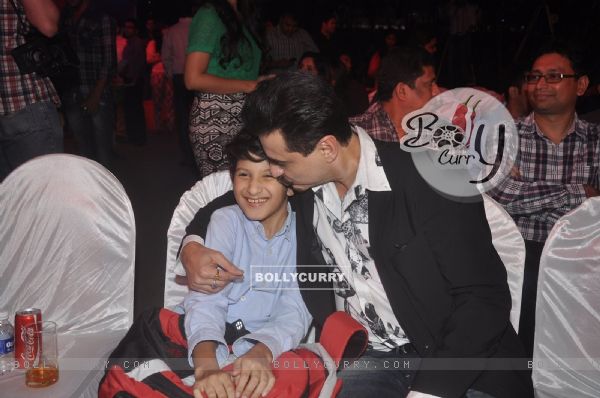 Sanjay Kapoor snapped kissing his son at the Trailer Launch of Tevar