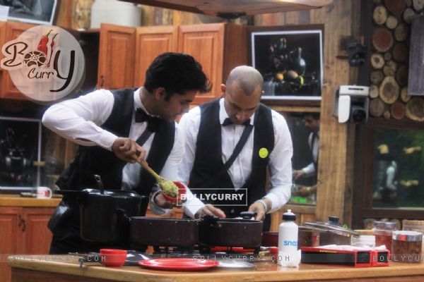 Gautam and Ali cook at Bigg Boss 8