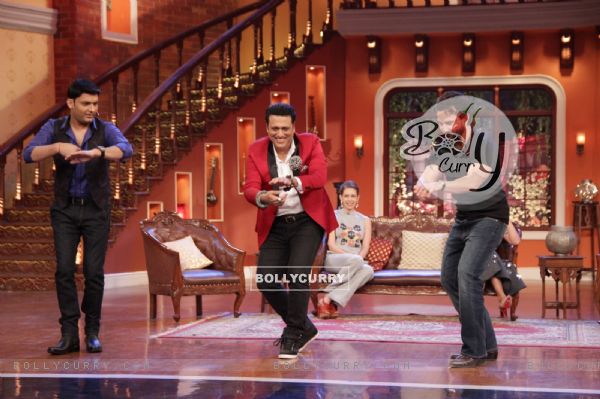 Govinda, Saif Ali Khan and Kapil shake a leg on Comedy Nights With Kapil (344324)