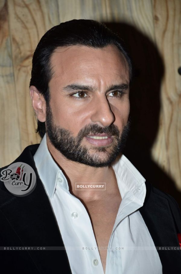 Saif Ali Khan was snapped at the Promotions of Happy Ending on Ajeeb Dastaan Hai Ye (344359)