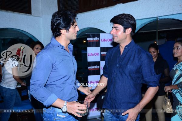 Hiten & Sushant in a chat at Savdhaan India completes 1000 episodes celebration